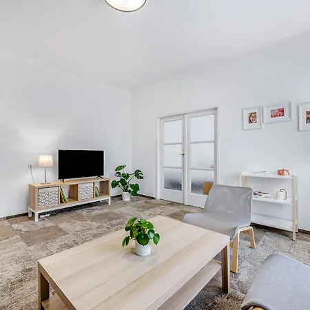 Princ Next To President Palace * ברטיסלאבה